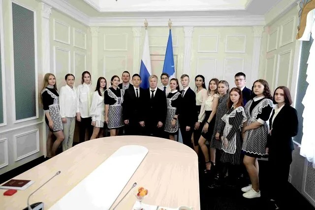 Поздравление выпускников от Губернатора Ульяновской области.